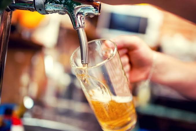 A Federal Study Linked Light Drinking to Cancer and Early Death. The Latest Guidelines Left It Out.
