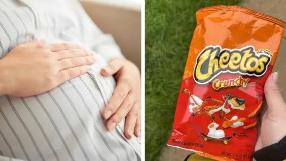 Gas Station Cashier Refused to Sell a Pregnant Woman Cheetos She Had Walked Through the Rain to Buy — Reddit Is Outraged