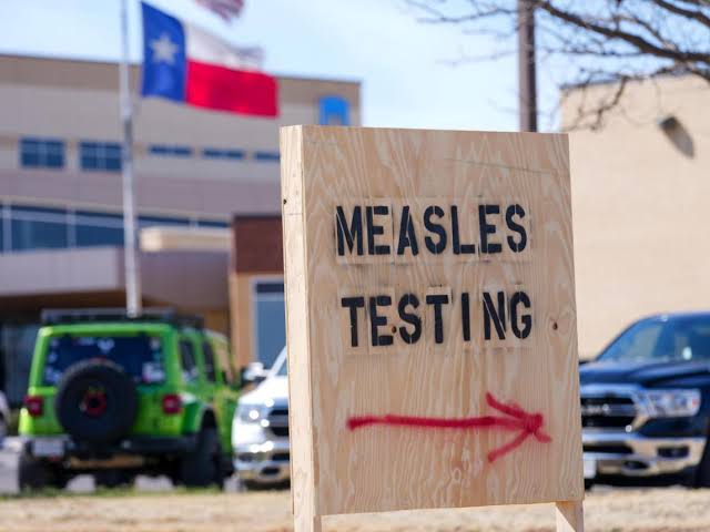 Maryland resident with measles traveled through Dulles, DC clinic