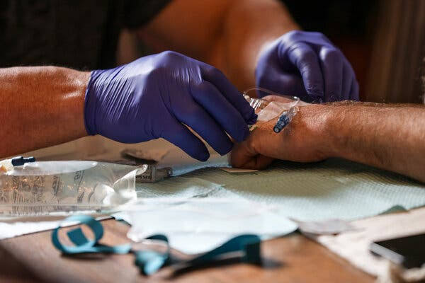 Analysis of Alzheimer’s Drugs Stirs Debate About Their Effectiveness