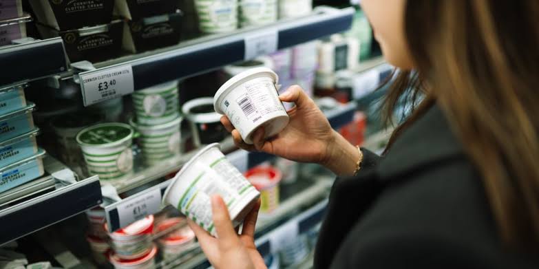 The First Thing a Dietitian Looks at on a Nutrition Label to See If a Food Is Healthy