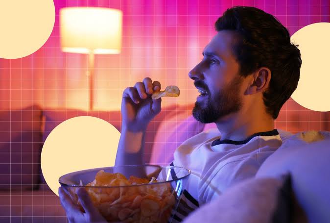 Experts Say This Nighttime Habit Is Linked with Poor Liver Health