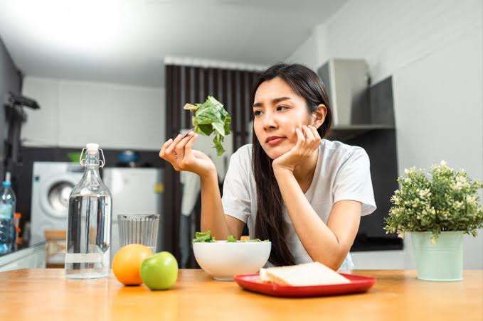 The very, very boring habit that’s key to losing more weight: study