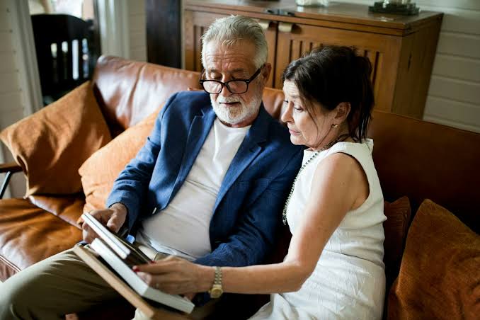 Bilingualism and sex hormones may provide a new link to brain resilience and dementia risk