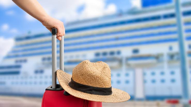 Post-hantavirus outbreak, infectious disease experts share how to cruise safely—and assess the health risks