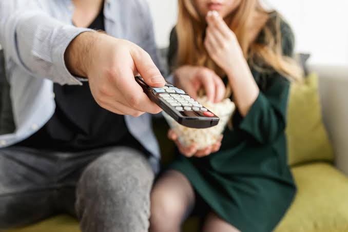 Heavy TV watching associated with smaller brain structures, study finds
