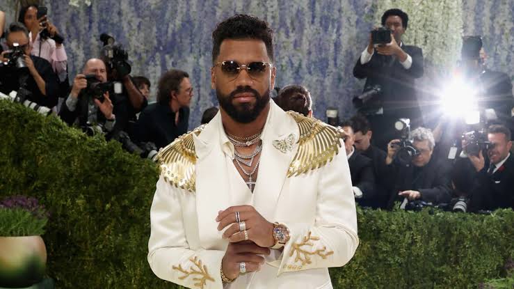 Russell Wilson picks TV over continuing his playing career