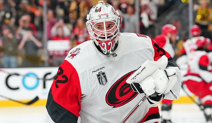 Golden Knights vs Hurricanes Prediction, Picks & Best Bets for Tonight's Stanley Cup Final Game 5