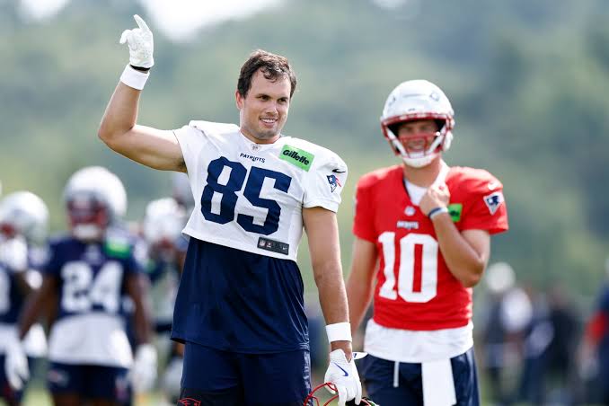 Hunter Henry, Patriots agree on two-year extension