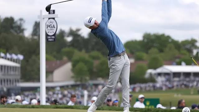 An unheralded pair of long shots, Smalley and McNealy, lead the PGA Championship