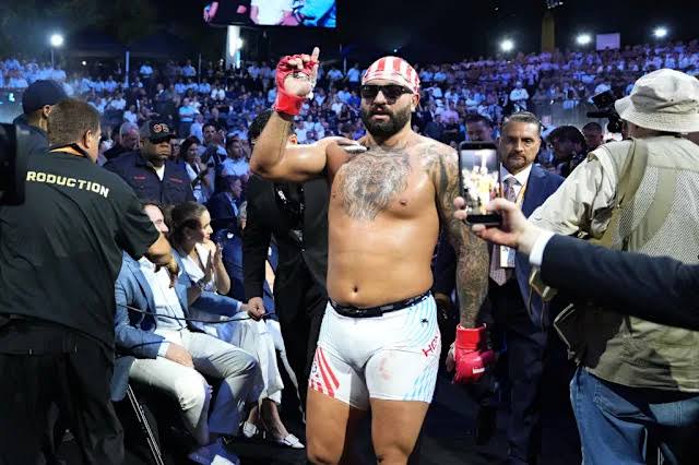 UFC Fighter Who Called Michelle Obama a Man Posts ‘Apology’ That Seems to Be More Trolling