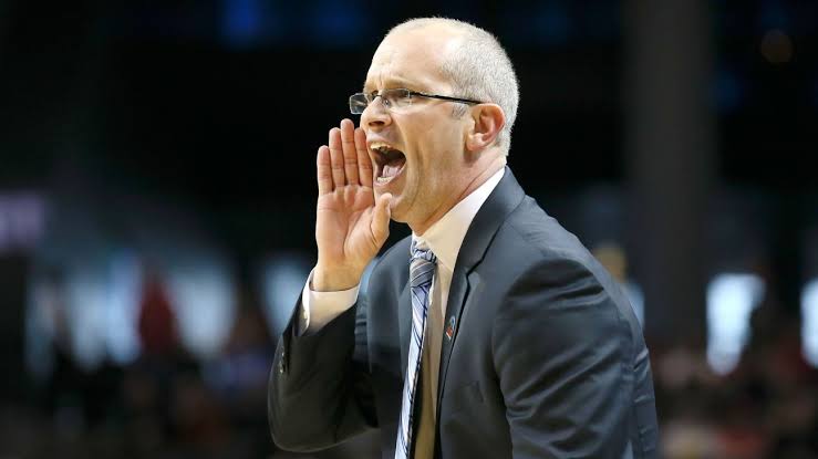 Arizona, Michigan co-favorites as bettors back UConn