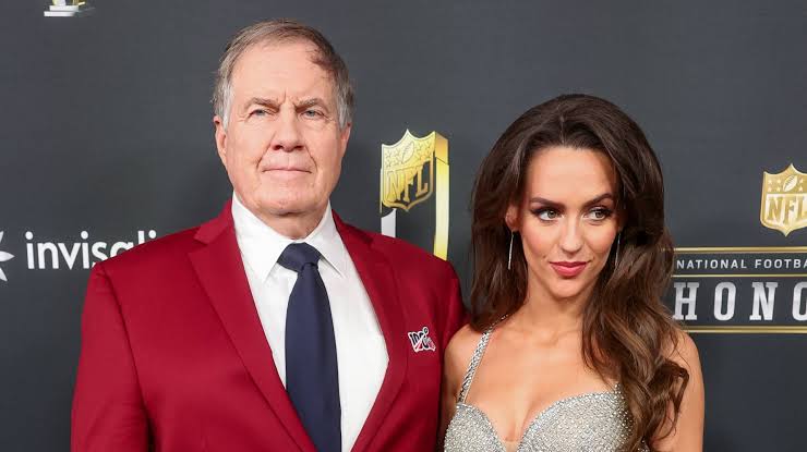 NFL Player Expertly Roasts Bill Belichick's Relationship With Much-Younger Girlfriend