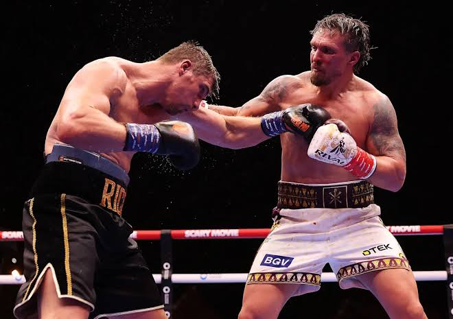 Oleksandr Usyk narrowly avoids all-time upset, stops Rico Verhoeven under cloud of controversy in Egypt