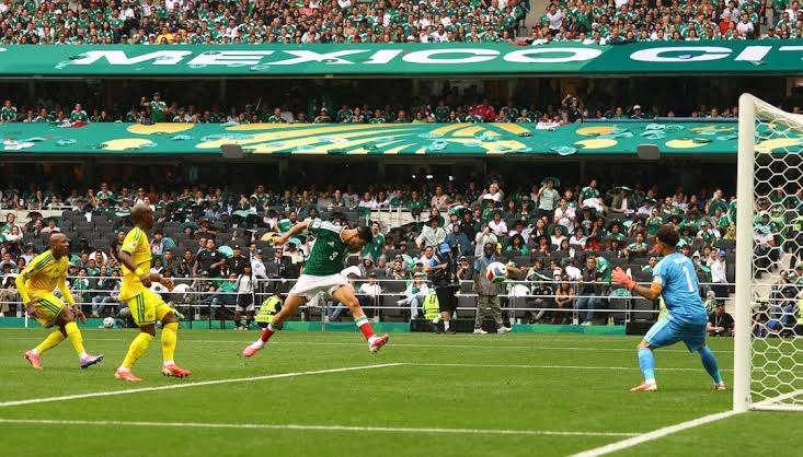 Quinones and Jimenez fire Mexico to opening World Cup win over nine-man South Africa
