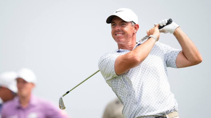 Rory McIlroy makes the cut at The Open but needs a big weekend for a 2nd claret jug