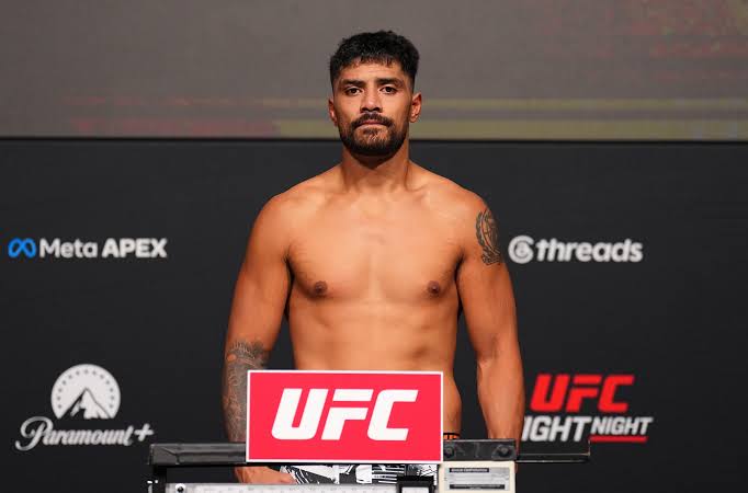 UFC Vegas 118 weigh-in results: Short-notice fighter misses weight on 1st attempt