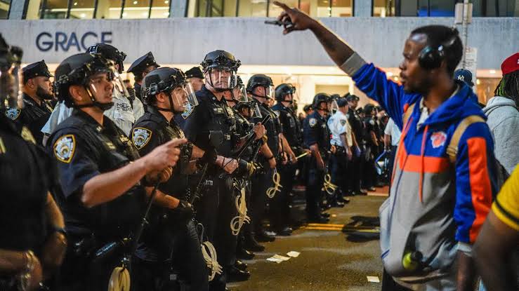 21 arrests made in clashes with New York police after Knicks NBA Finals loss