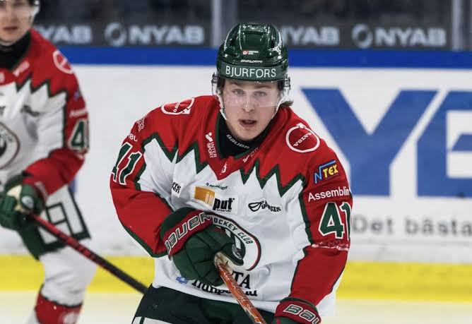 SJHN Daily: Maple Leafs & Blues Want No. 2 Pick, Dev Camp Schedule Out, Cardwell Re-Signs