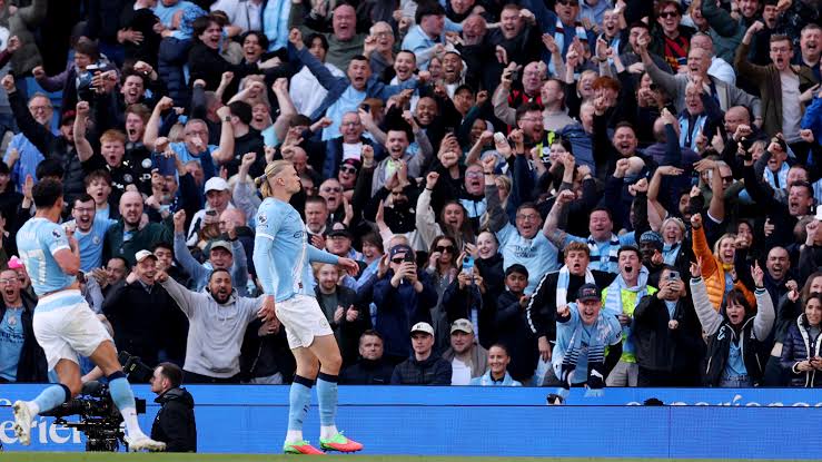 Manchester City Helpfully Extends Arsenal’s Freefall