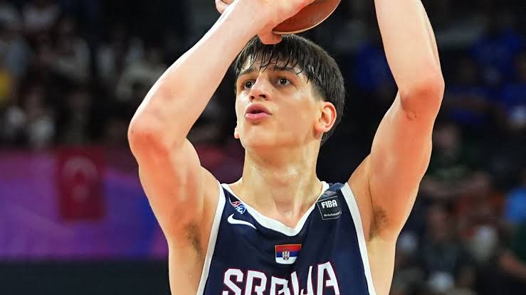 Nikola Kusturica, possible No. 1 NBA draft pick, chooses UCLA