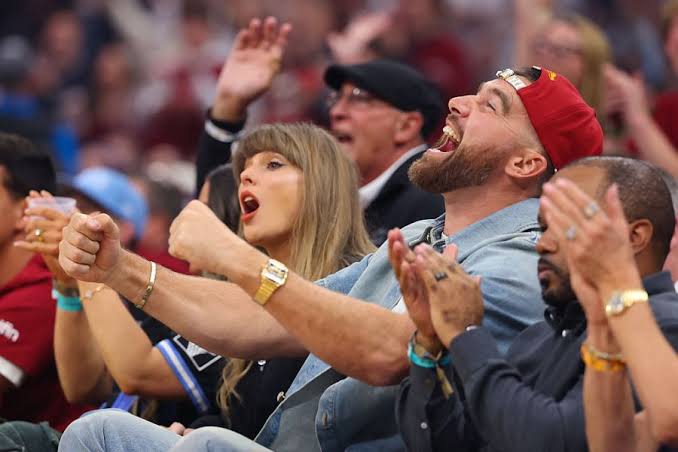 Travis Kelce and Taylor Swift spotted during Game 3
