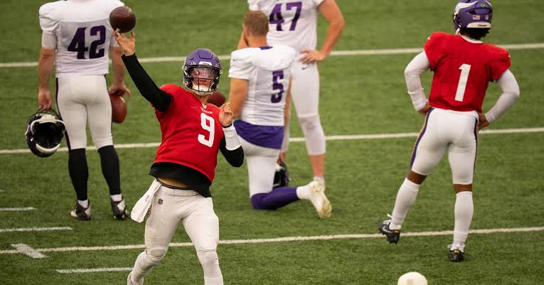 Kyler Murray, J.J. McCarthy have rough spots in Vikings’ night practice