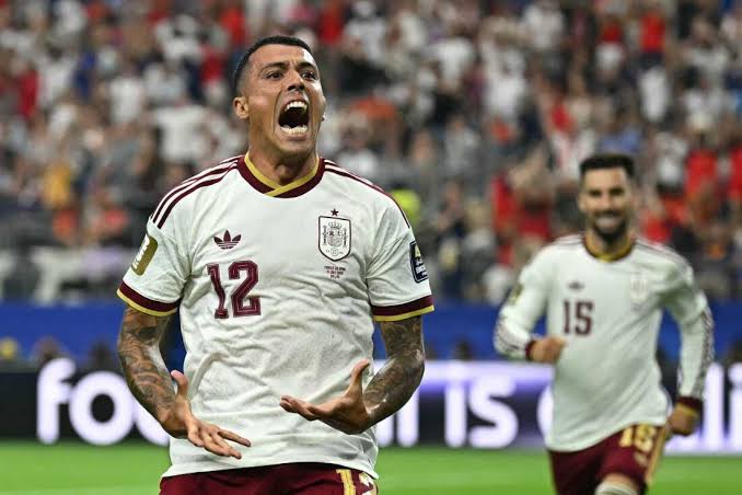 Spain sparkles to shock France 2-0 and advance to the World Cup final
