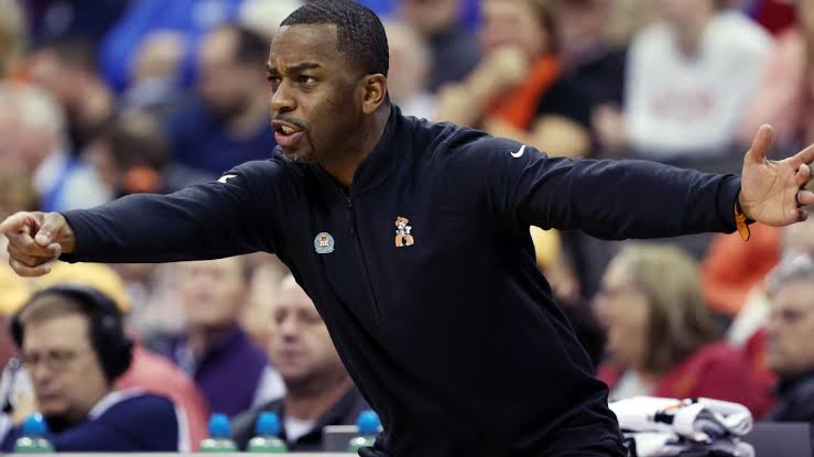 Mike Boynton Jr. agrees to 2-year deal as Michigan hoops coach
