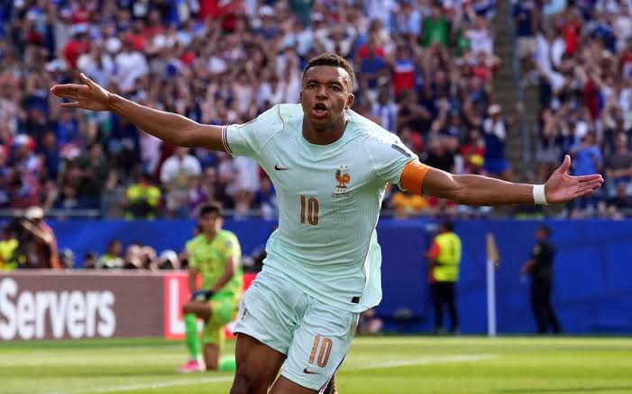 Mbappe stars as France beat Morocco to reach World Cup semi-finals. Can anyone stop them?