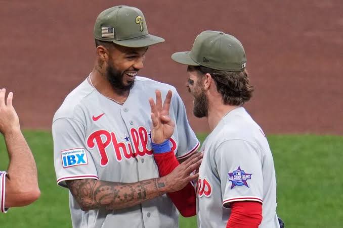 Bryce Harper’s three-run homer, Cristopher Sánchez shutout lead Phillies in 6-0 win over Pirates