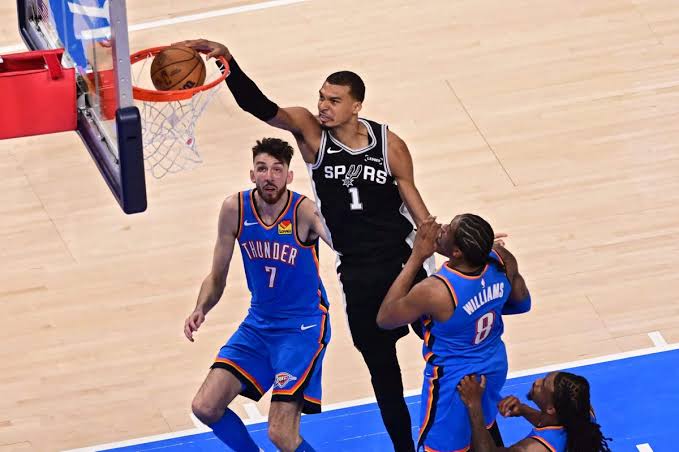 Victor Wembanyama, Spurs steal epic Game 1 win in double-overtime vs. Thunder