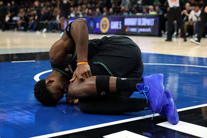 Timberwolves’ Anthony Edwards (left knee injury) leaves Game 4 vs. Nuggets