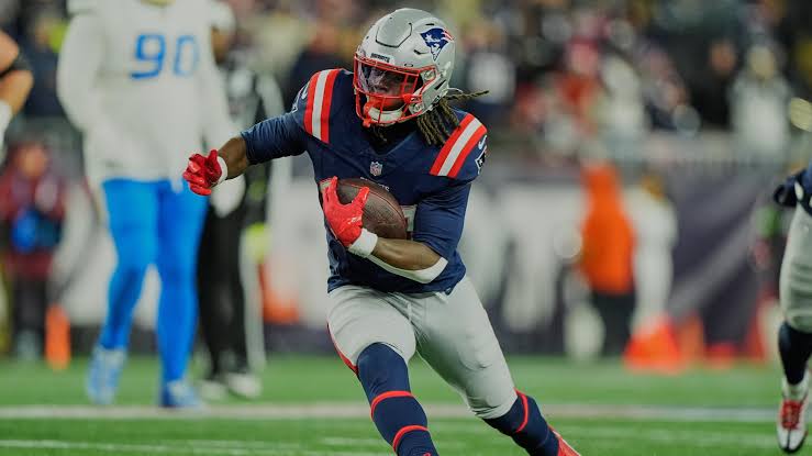 Patriots' Rhamondre Stevenson, Comedian Matt Rife Collide on Video at Drake Maye's Softball Event