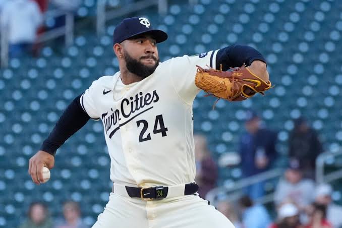 Twins Designate Simeon Woods Richardson For Assignment
