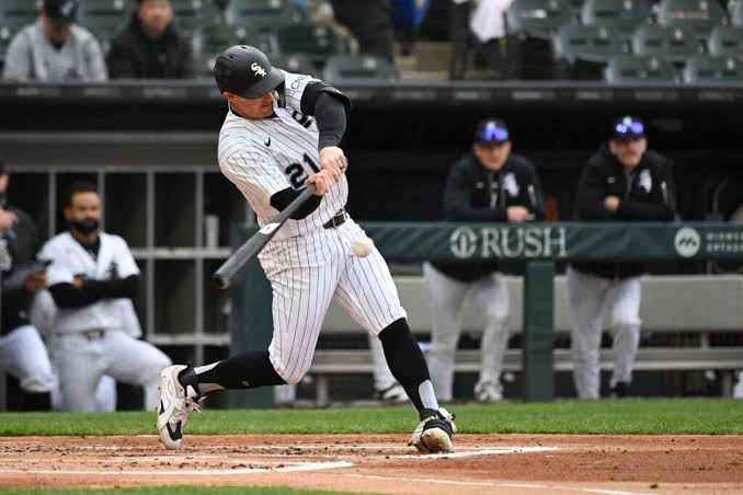Padres Sign Austin Hays To Major League Deal