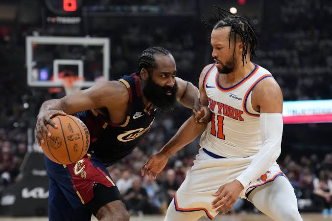 Knicks push Cavaliers to brink, move within 1 win of NBA Finals