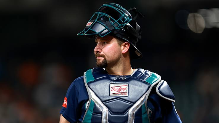 Mariners star Cal Raleigh goes on IL for 1st time in career