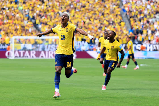 Ecuador beats Germany in World Cup shocker, advances to knockout round