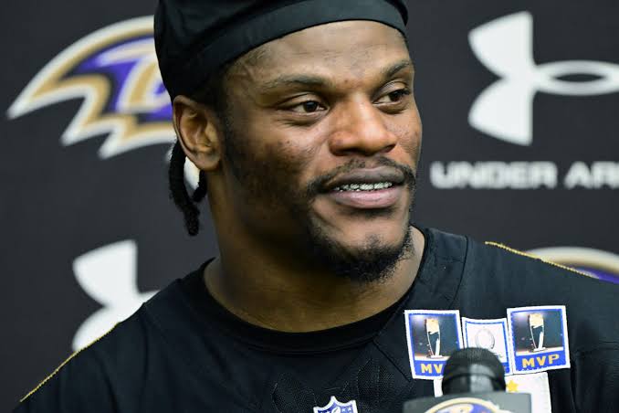 Lamar Jackson continues to hold the cards in contract talks with the Ravens