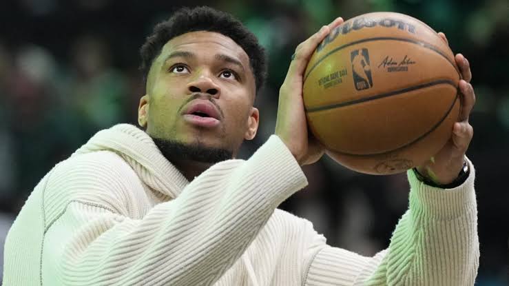 Celtics Reportedly In Three-Team Race For Giannis Antetokounmpo