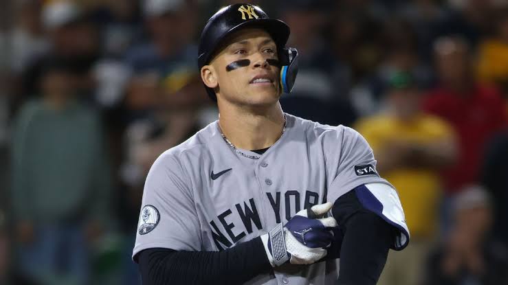 Aaron Judge out with stress fracture in rib on his right side