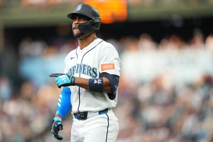Julio Rodríguez and J.P. Crawford out of Mariners lineup with ‘day-to-day things’