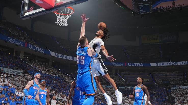 Watch Stephon Castle's 'Dunk of the Playoffs' with Poster over Hartenstein in Spurs-Thunder Video