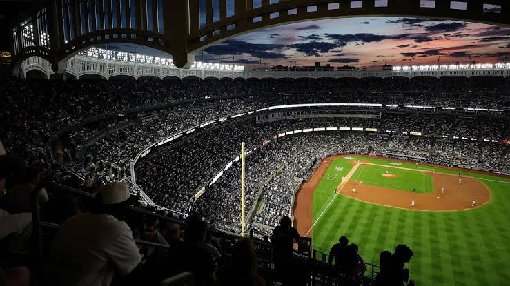 Woman struck in head by bat at Yankees game suing for $10M: Complaint