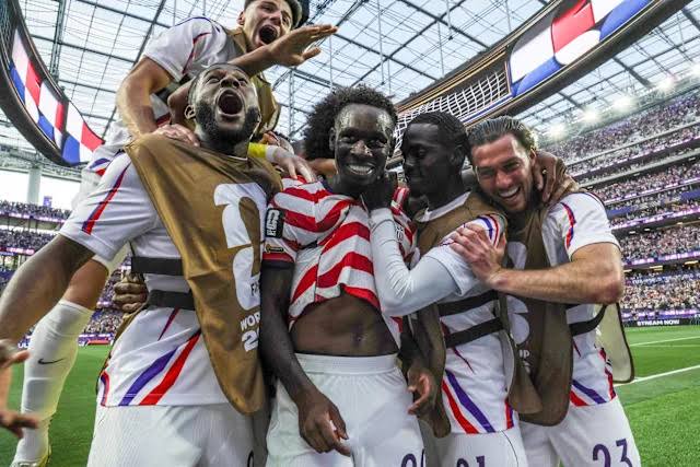 USMNT breaks through with emphatic 4-1 win over Paraguay in World Cup opener