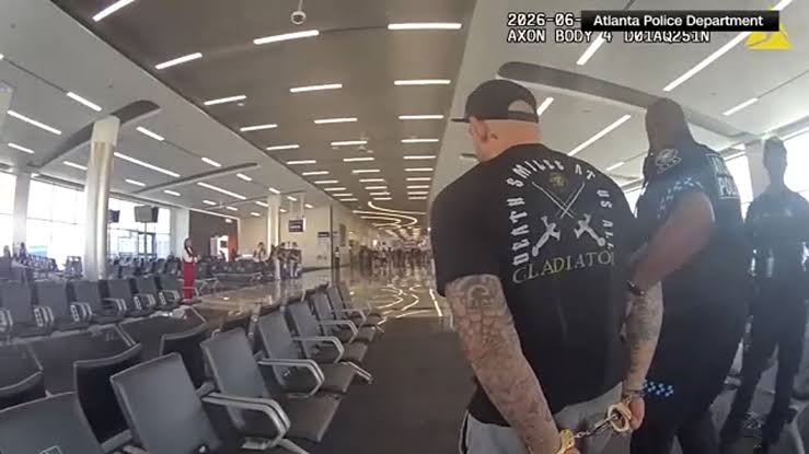 Former UFC fighter Dustin Poirier arrested at Atlanta Airport | Video
