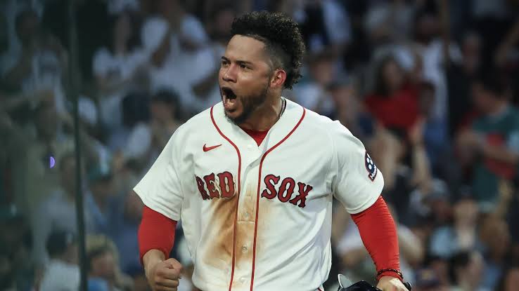 Watch Willson Contreras Get Ejected in Video as Red Sox Star Taps Helmet After Strikeout