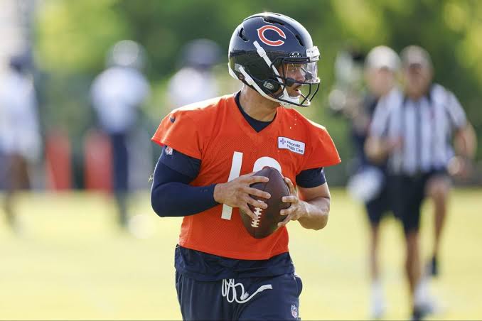 Caleb Williams’ big finish adds bright spot to another Bears practice marred by injuries