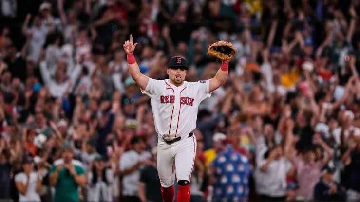 Red Sox halt Orioles' win streak, extend their own to 14